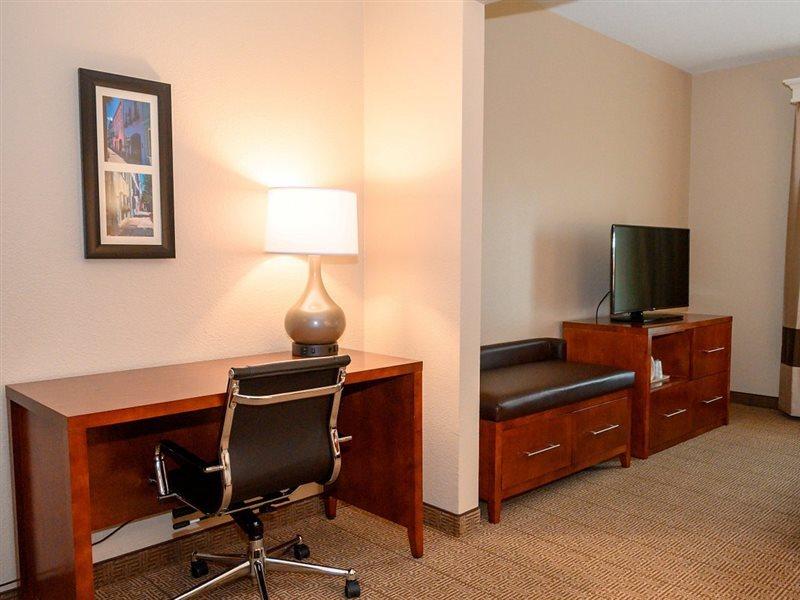 Comfort Inn & Suites Patriots Point Mount Pleasant Dış mekan fotoğraf